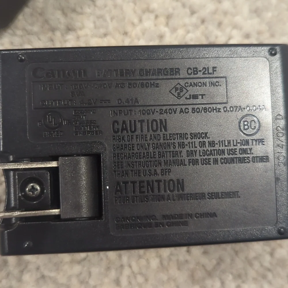 Canon camera battery chargers and cords